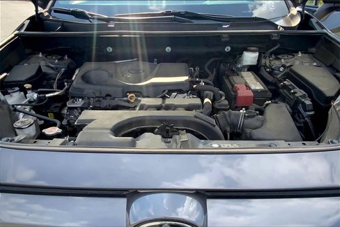 Used 2021 Toyota RAV4 LE image 11