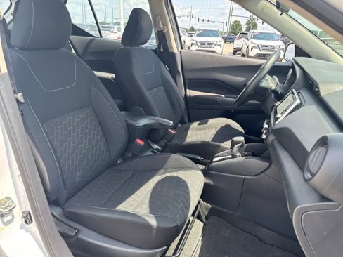 Used 2021 Nissan Kicks S image 13