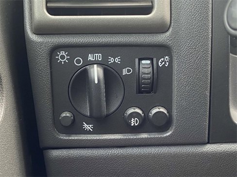 Used 2005 Chevrolet Colorado LS image 15