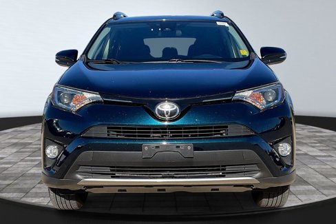 Used 2017 Toyota RAV4 XLE image 3