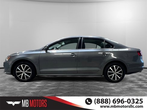 Used 2017 Volkswagen Jetta SE image 8