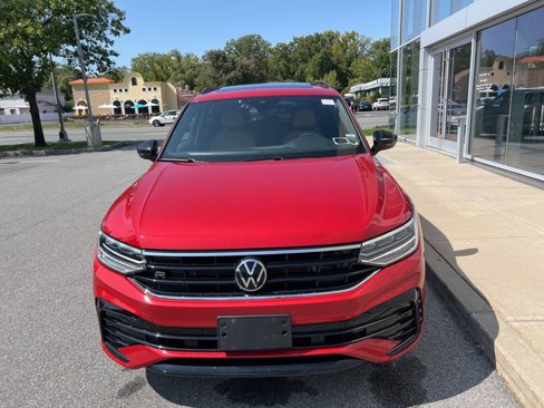 Used 2024 Volkswagen Tiguan SE R-Line image 48