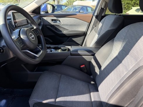 Used 2023 Nissan Rogue SV image 19