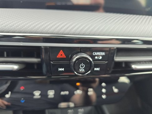 New 2025 Nissan Kicks SR w/ SR Premium Package image 34