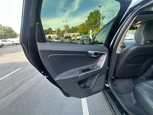 Used 2015 Volvo XC60 T6 Premier Plus image 24