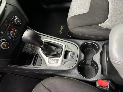 Used 2014 Jeep Cherokee Sport image 29