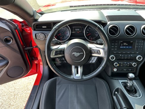 Used 2018 Ford Mustang Coupe image 20