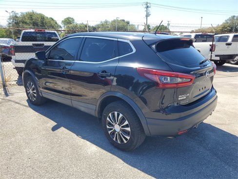 Certified 2020 Nissan Rogue Sport S image 2