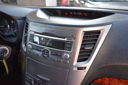Used 2011 Subaru Outback 2.5i Limited image 22