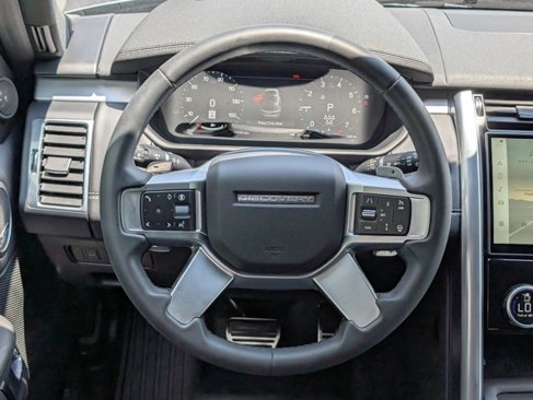 Certified 2024 Land Rover Discovery Dynamic SE image 24