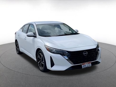 Used 2024 Nissan Sentra SV image 3