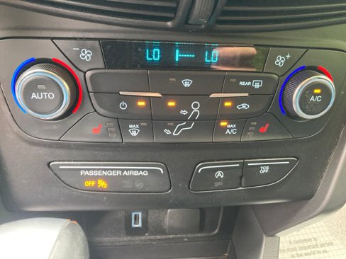 Used 2017 Ford Escape SE w/ SE Leather Comfort Package image 27