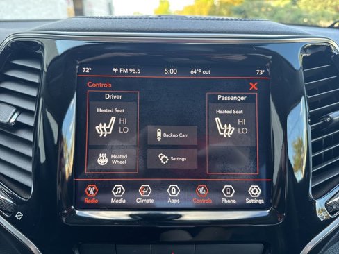 Used 2019 Jeep Cherokee Limited image 32