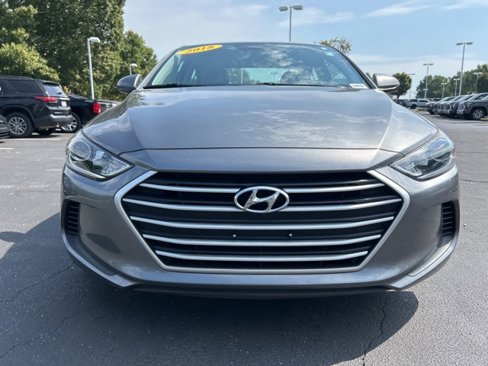 Used 2018 Hyundai Elantra SEL image 2