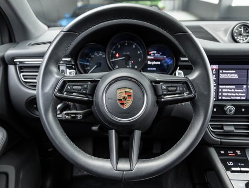 Certified 2024 Porsche Macan image 13