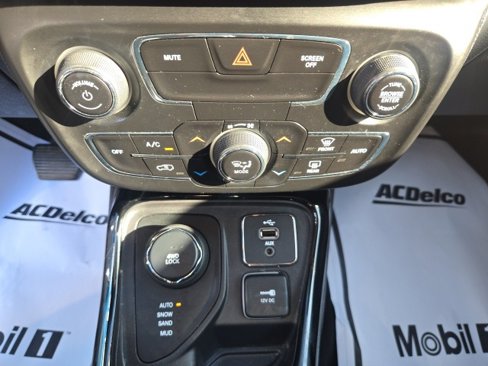 Used 2018 Jeep Compass Limited image 20