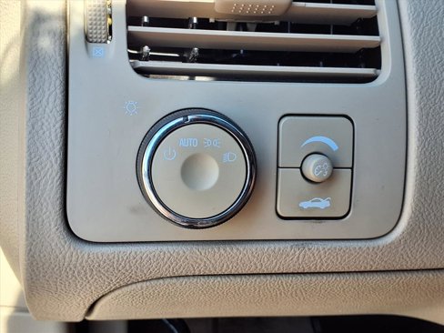 Used 2008 Buick Lucerne CXL image 19
