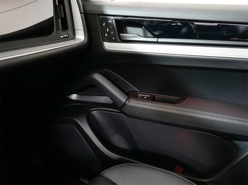 Used 2024 Porsche Cayenne image 20