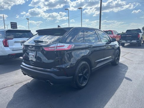 Used 2020 Ford Edge SE image 4