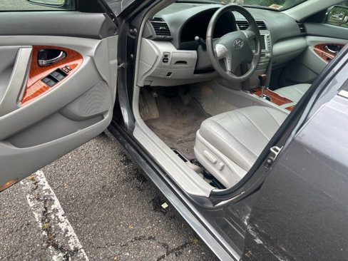 Used 2011 Toyota Camry XLE image 17
