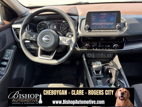 Used 2022 Nissan Rogue SV image 26