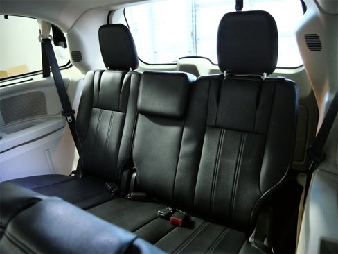 Used 2015 Chrysler Town & Country Touring-L w/ Trailer Tow Group image 15