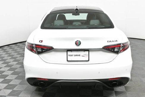 New 2025 Alfa Romeo Giulia w/ Driving Assist Package image 29