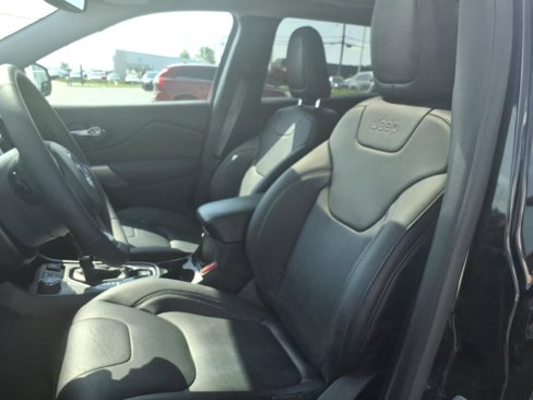 Used 2021 Jeep Cherokee Limited image 13