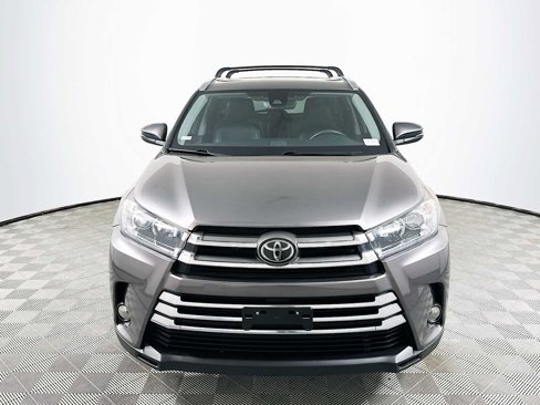 Used 2018 Toyota Highlander Limited image 2