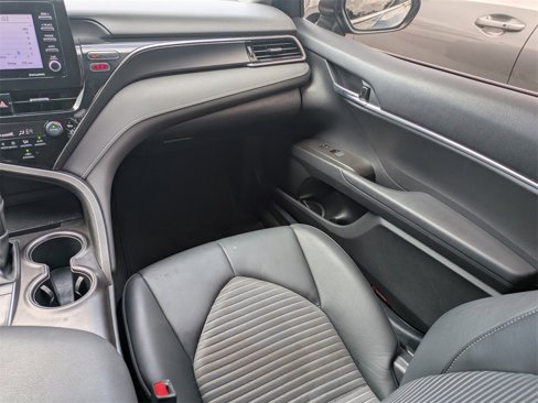 Used 2022 Toyota Camry SE image 20