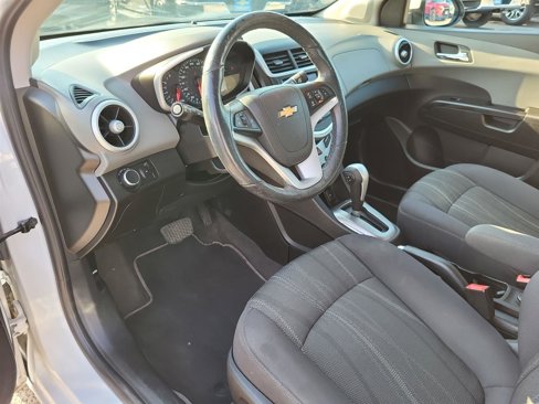 Used 2020 Chevrolet Sonic LT w/ Convenience Package image 10