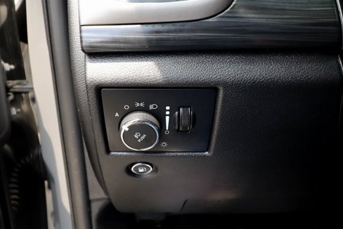 Used 2019 Jeep Grand Cherokee Altitude image 52