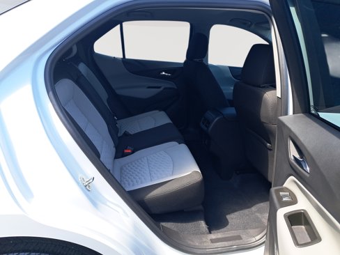 Used 2021 Chevrolet Equinox LS image 16