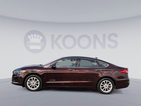Used 2019 Ford Fusion SEL image 2