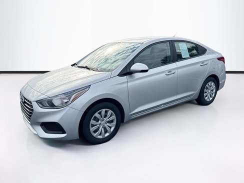 Used 2022 Hyundai Accent SE image 3