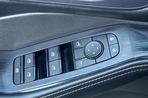 Used 2024 Nissan Rogue SV image 12