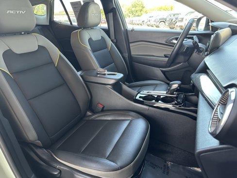 Used 2024 Chevrolet Trax ACTIV w/ Driver Confidence Package image 17