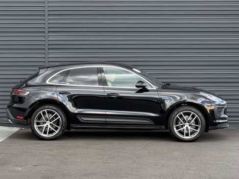 Certified 2025 Porsche Macan image 8