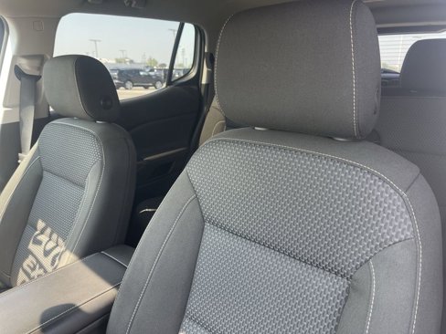 Used 2023 GMC Acadia SLE image 6