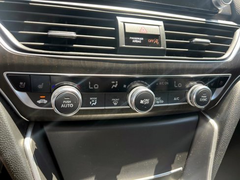 Certified 2018 Honda Accord Touring image 29