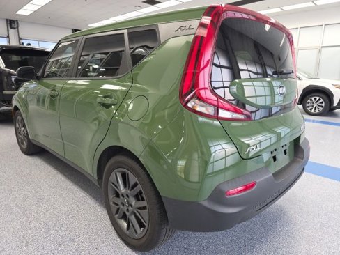 Used 2021 Kia Soul EX image 3