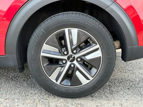 Used 2022 Kia Niro EX Premium image 8