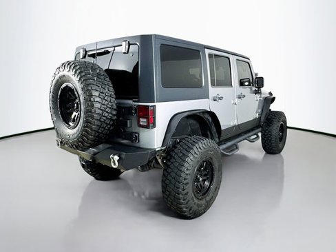 Used 2016 Jeep Wrangler Unlimited Sahara w/ Dual Top Group image 5