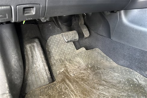 Used 2013 Toyota Corolla LE image 28