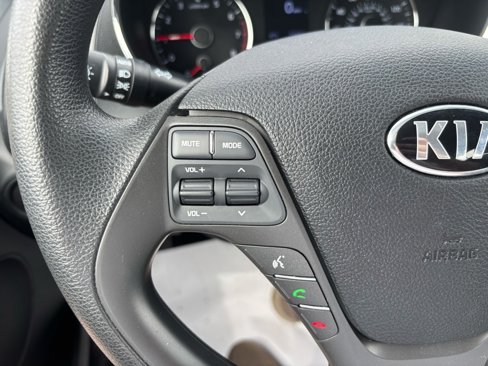 Used 2018 Kia Forte LX w/ LX Rear Camera Package image 23