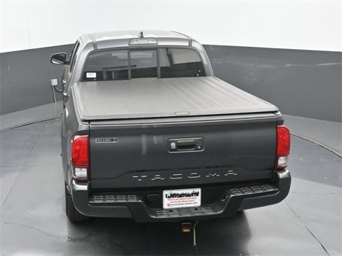 Used 2018 Toyota Tacoma SR image 29