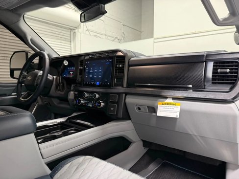 Used 2024 Ford F250 Limited image 30