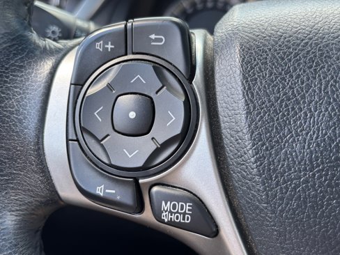 Used 2014 Toyota Camry L image 34