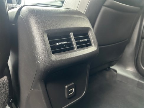 Used 2022 GMC Terrain SLT image 25