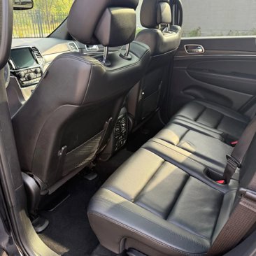 Used 2019 Jeep Grand Cherokee Limited w/ Luxury Group II image 9